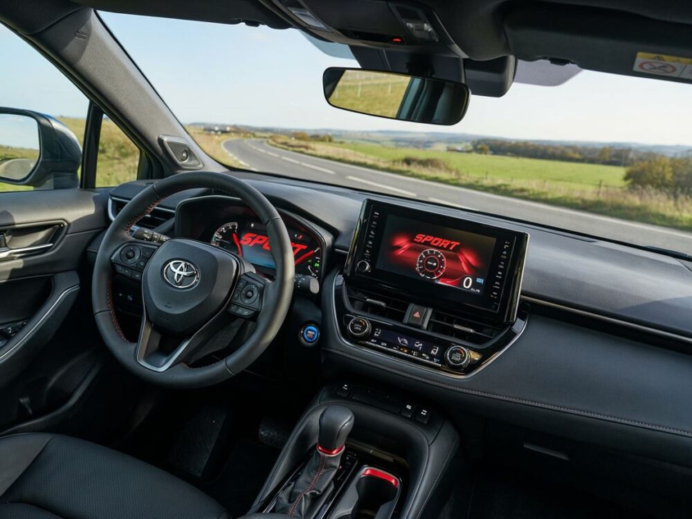 sportowy tryb jazdy w Toyota chr